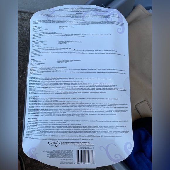 Wilton non stick Bones Cookie Pan - Picture 2 of 2